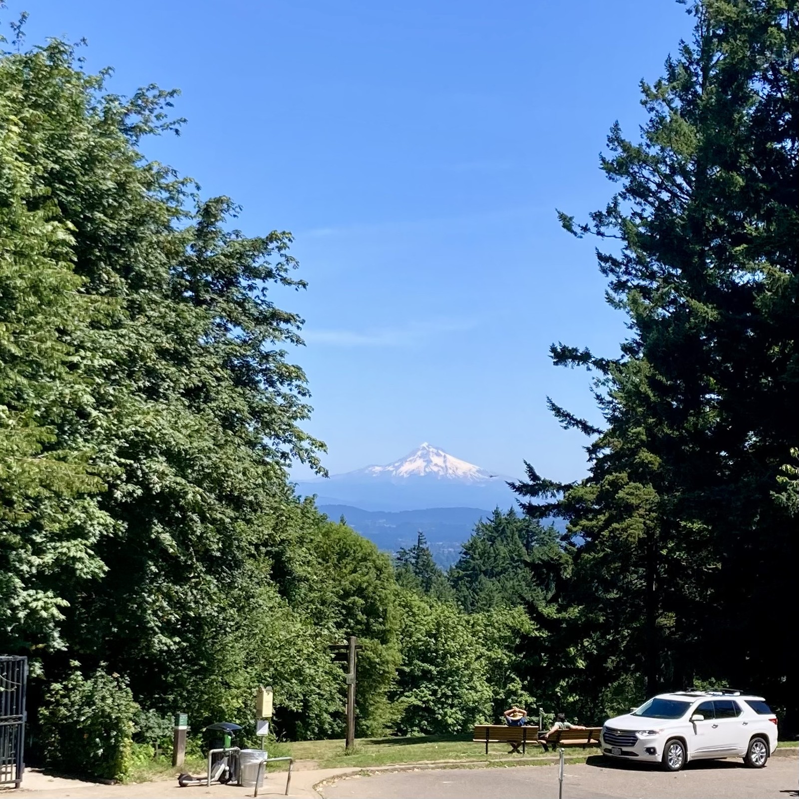 EXTRAORDINARILY CLEAR view of the mountain under crisp blue skies